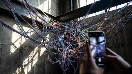 Contatos: O Impacto das Grandes Plataformas na Comunicação Móvel header